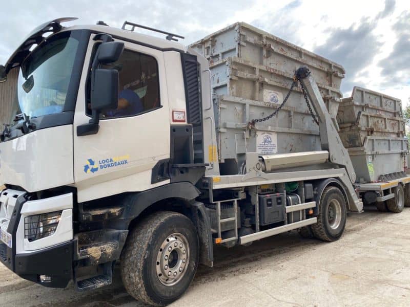 Camion et bennes Loca Benne Gironde livrés à Eysines